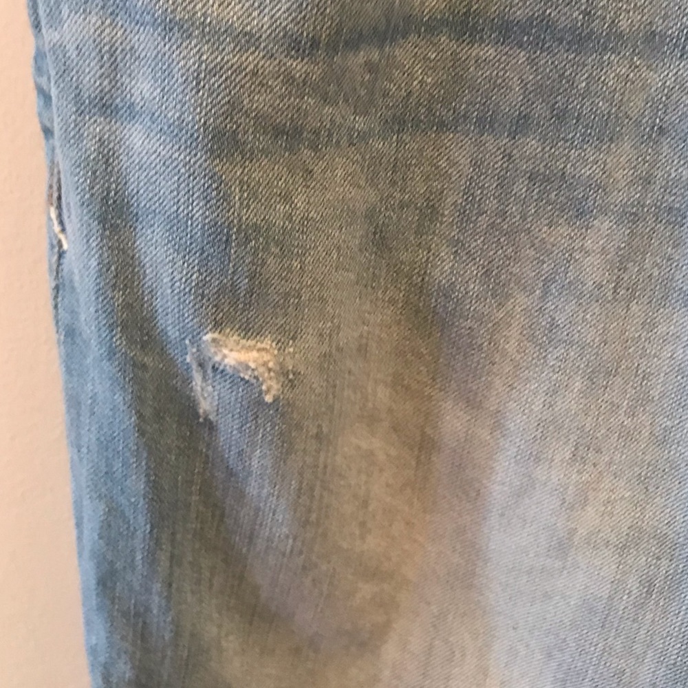 Old Navy distressed Boyfriend Jeans - Picture 4 of 7